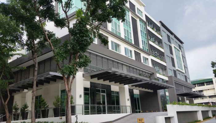 09 DLSUMC Medical Arts Center